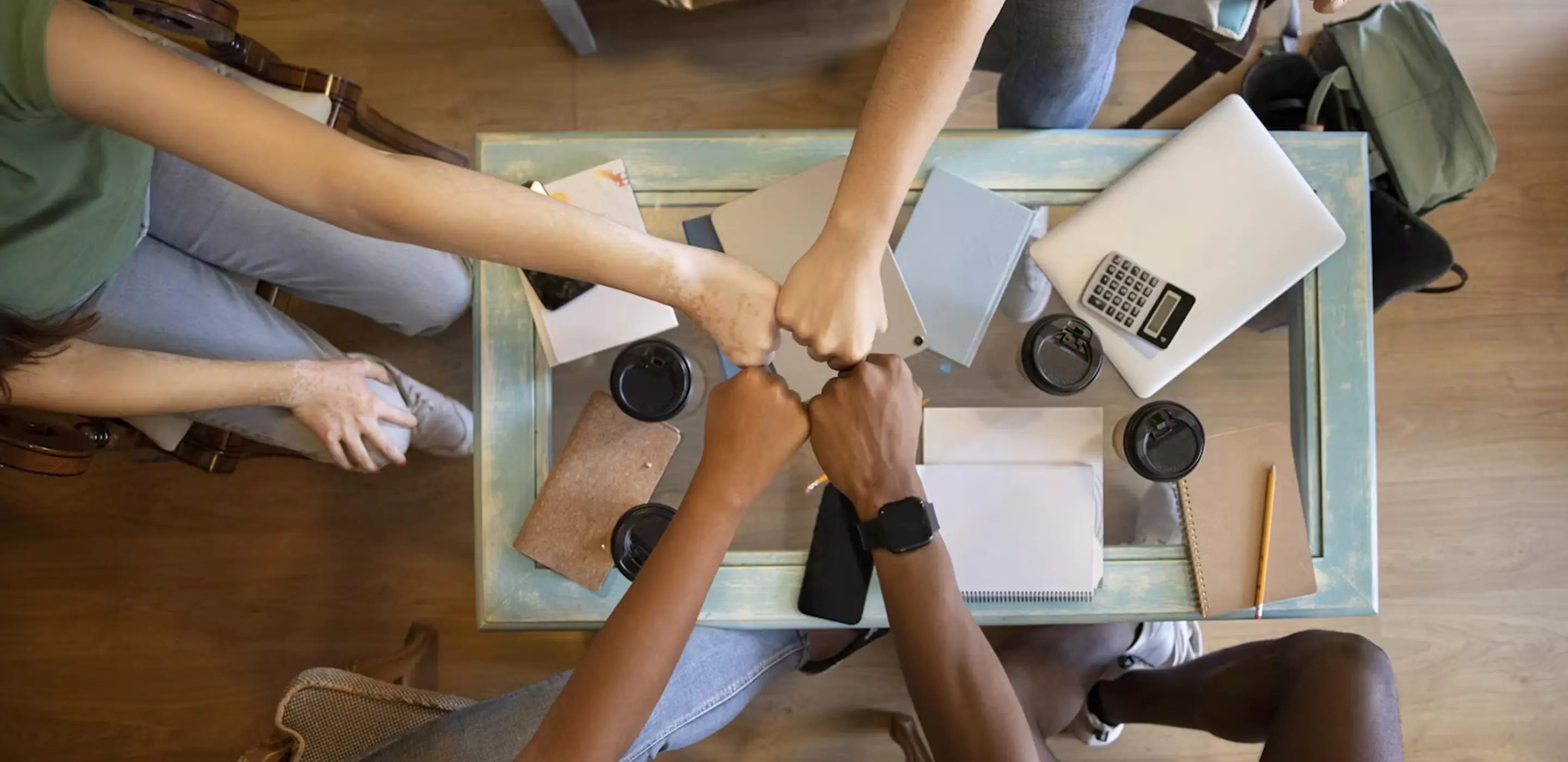 Business people shaking hand